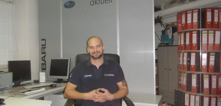 Richard Vika, Servicetechniker